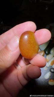 收藏级新疆和田玉籽料原石,27.6克,真皮真色