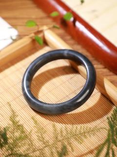 和田玉青花籽料手镯
